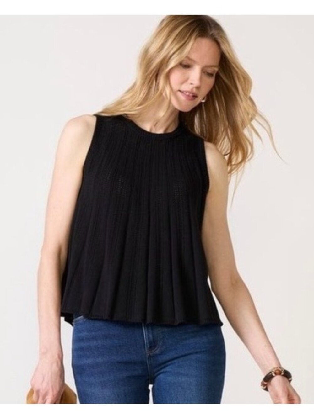 EVEREVE Solid Black Mira Crewneck Sleeveless Swing Hem Women's Sweater Large